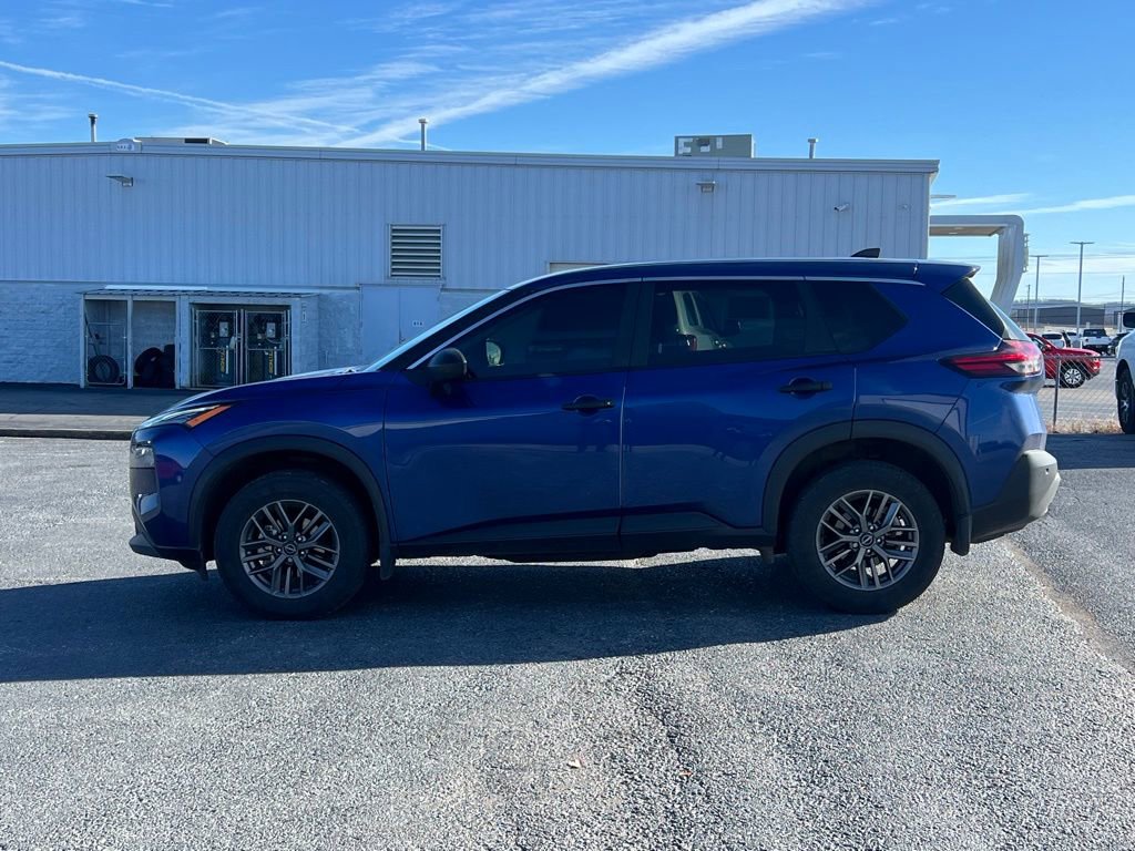 Used 2023 Nissan Rogue S image 9