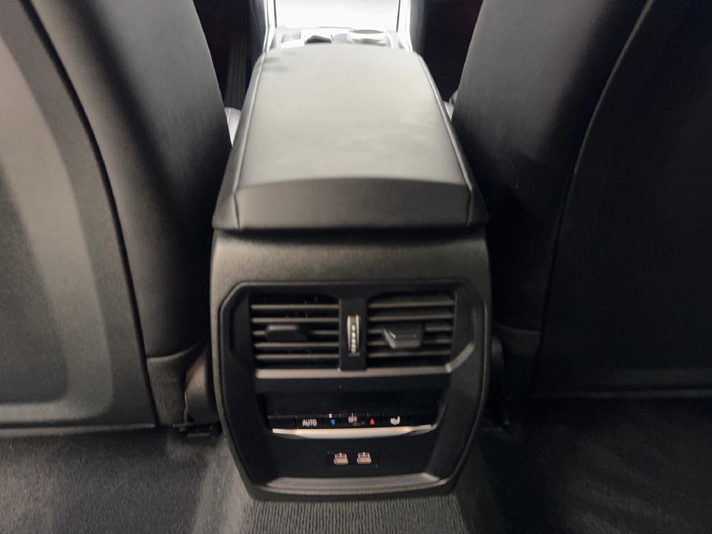 Used 2025 BMW 330i Sedan w/ Premium Package RWD image 73