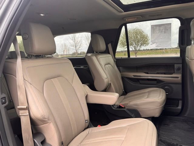 Used 2019 Ford Expedition Limited w/ Equipment Group 302A AWD/4WD image 27