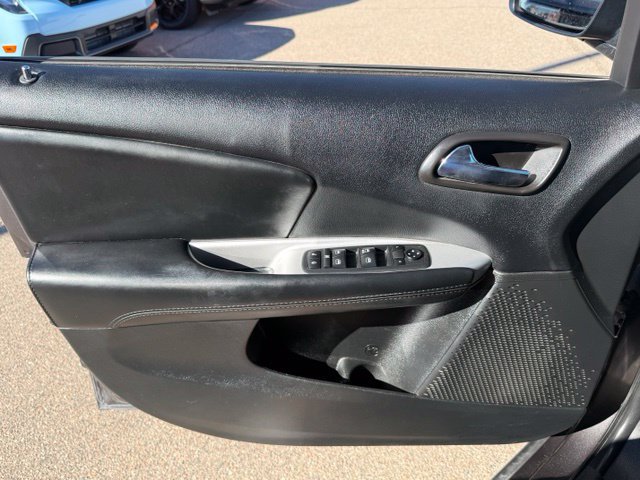 Used 2018 Dodge Journey SE w/ Connectivity Group FWD image 11