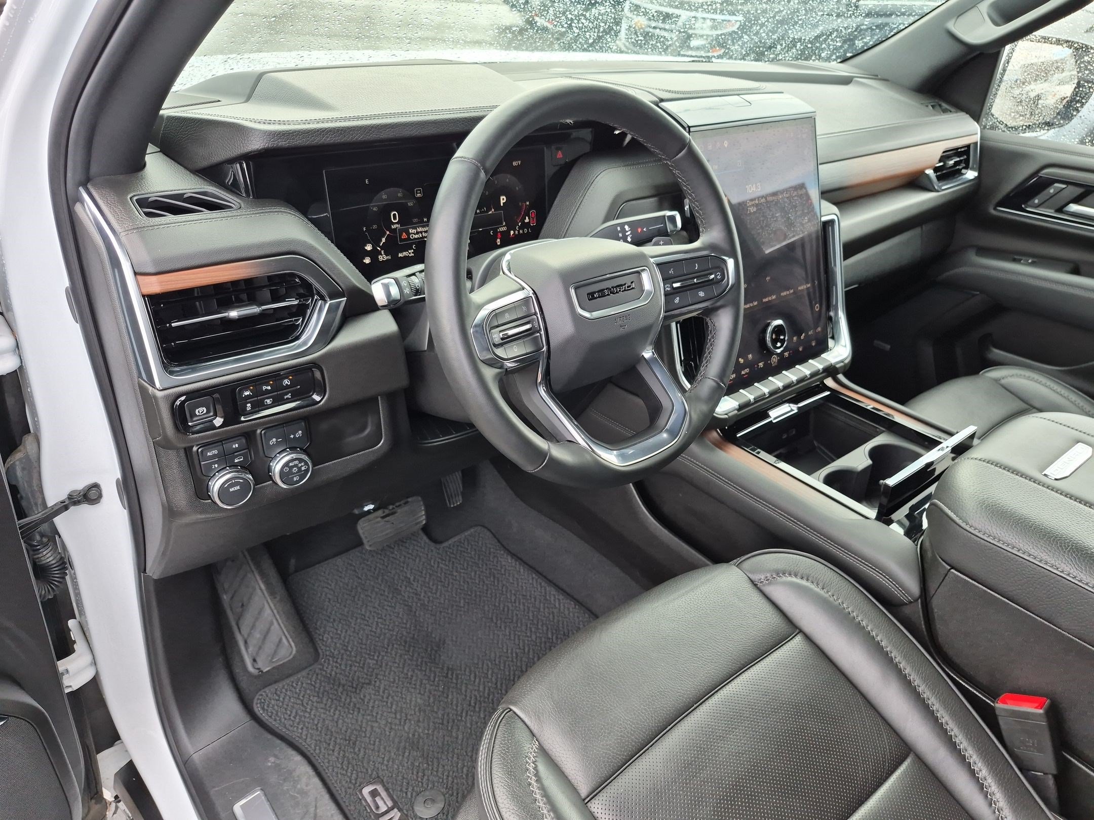 Used 2025 GMC Yukon XL Denali AWD/4WD image 14