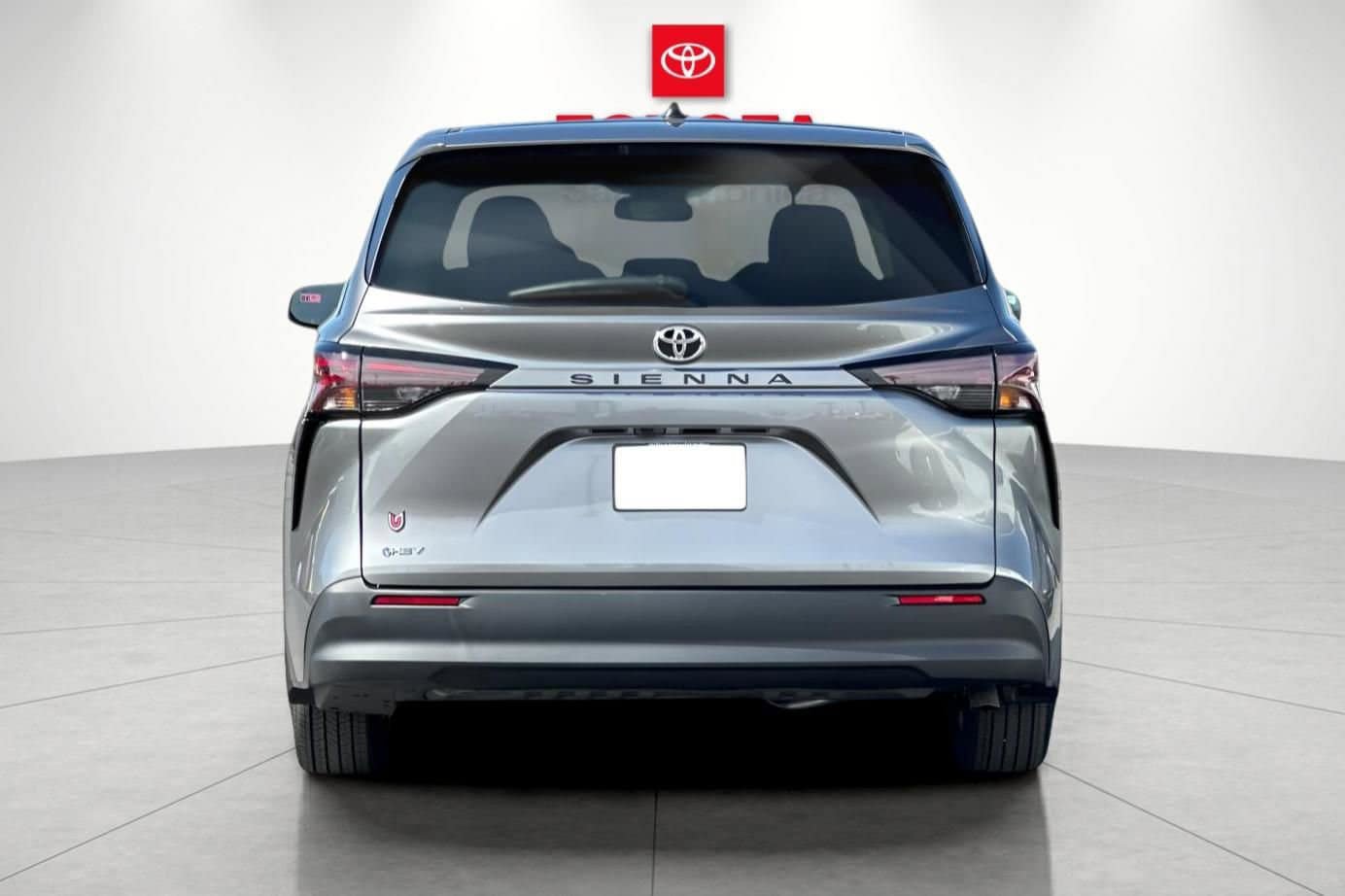 New 2026 Toyota Sienna LE FWD image 4