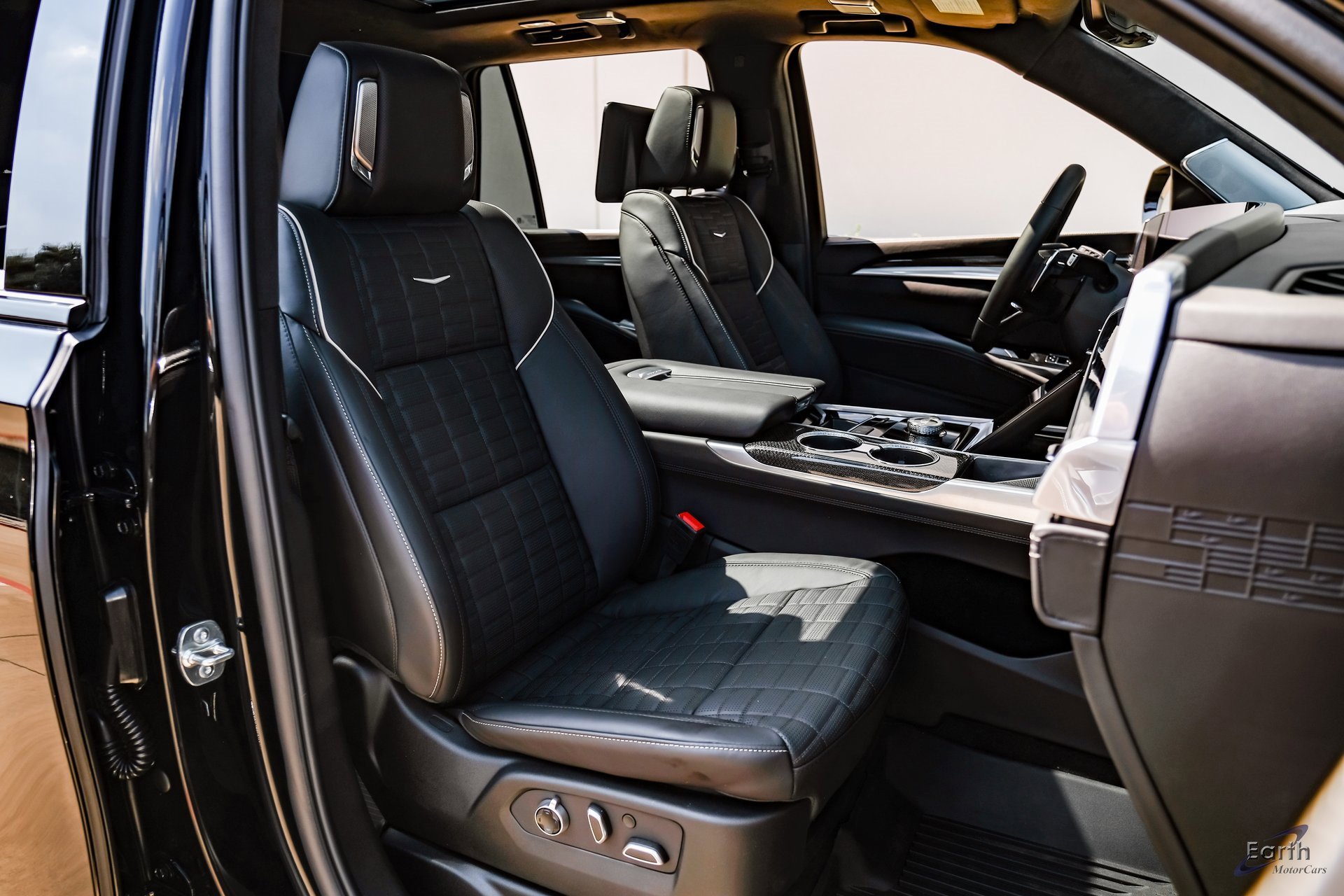 Used 2025 Cadillac Escalade V image 47