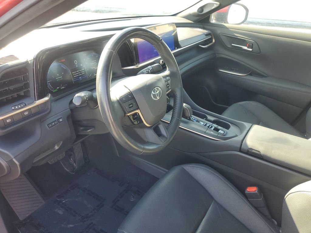 Used 2023 Toyota Crown Limited image 15