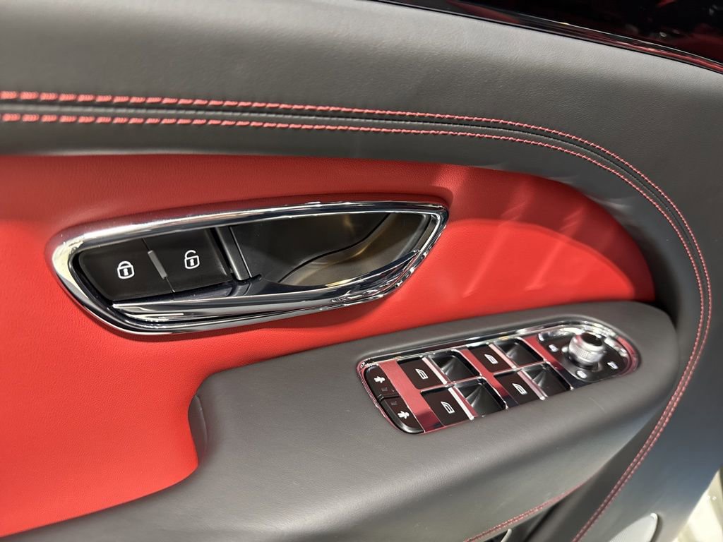 Used 2023 Bentley Bentayga AWD/4WD image 16