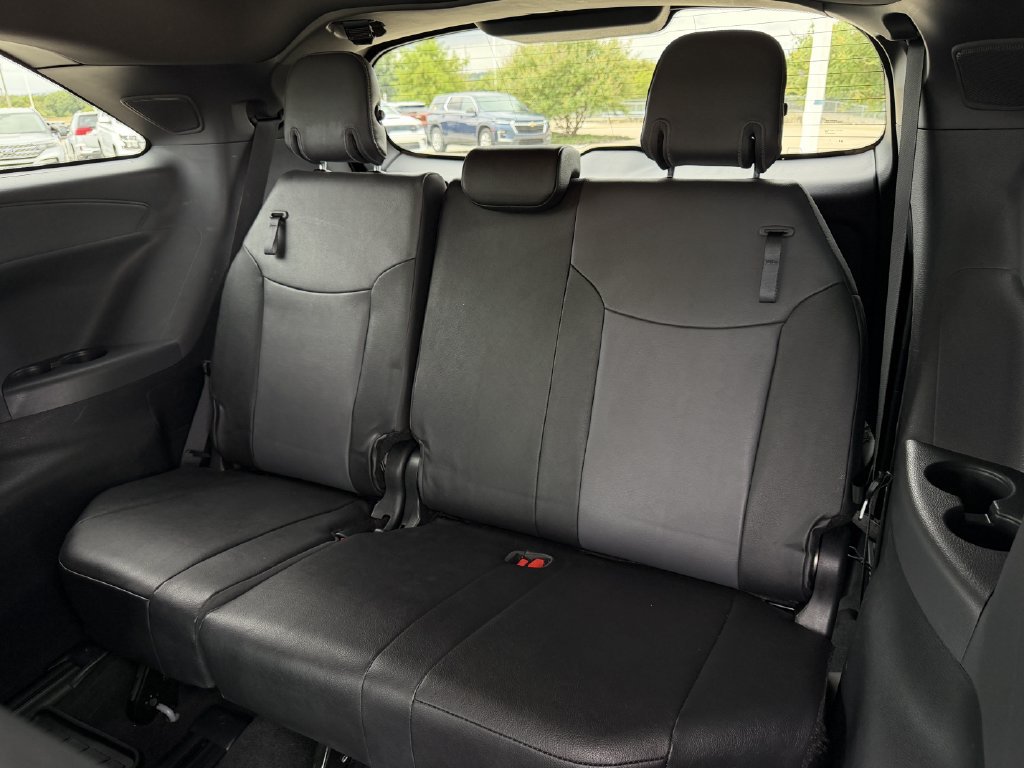 Used 2024 Toyota Sienna XLE Woodland Edition AWD/4WD image 29