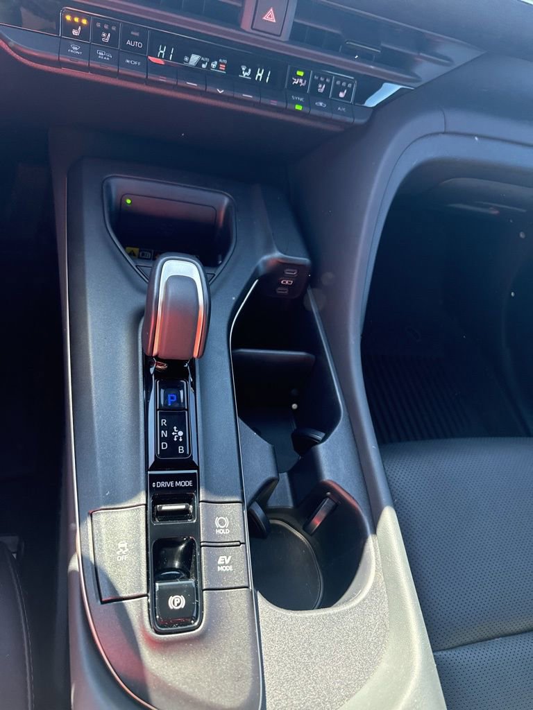 Used 2023 Toyota Crown Limited w/ Advanced Technology Package image 20