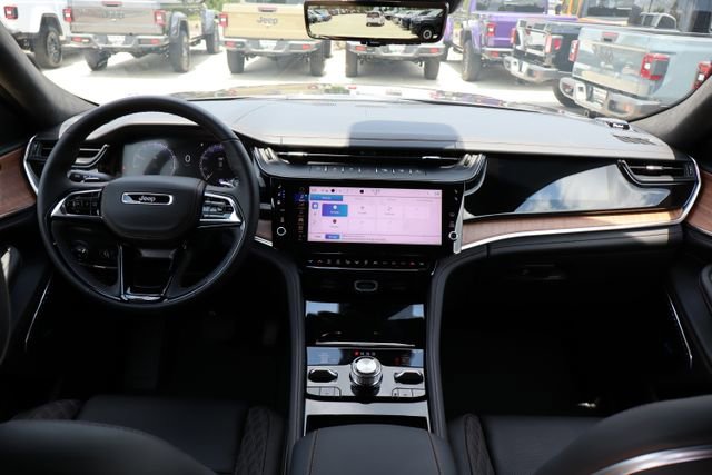 New 2026 Jeep Grand Cherokee Summit AWD/4WD image 44