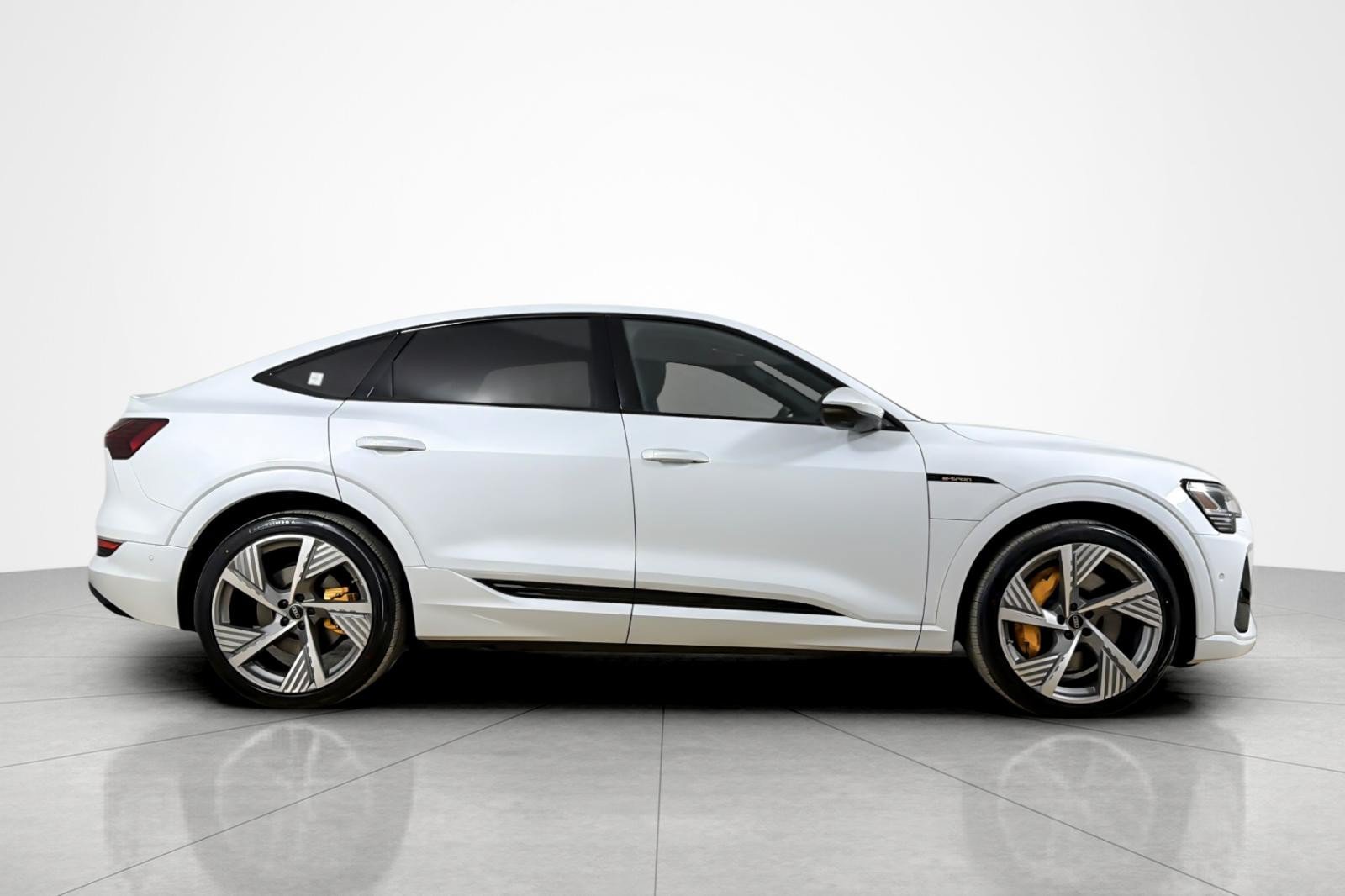 Used 2023 Audi e-tron Prestige w/ Prestige Package AWD/4WD image 6