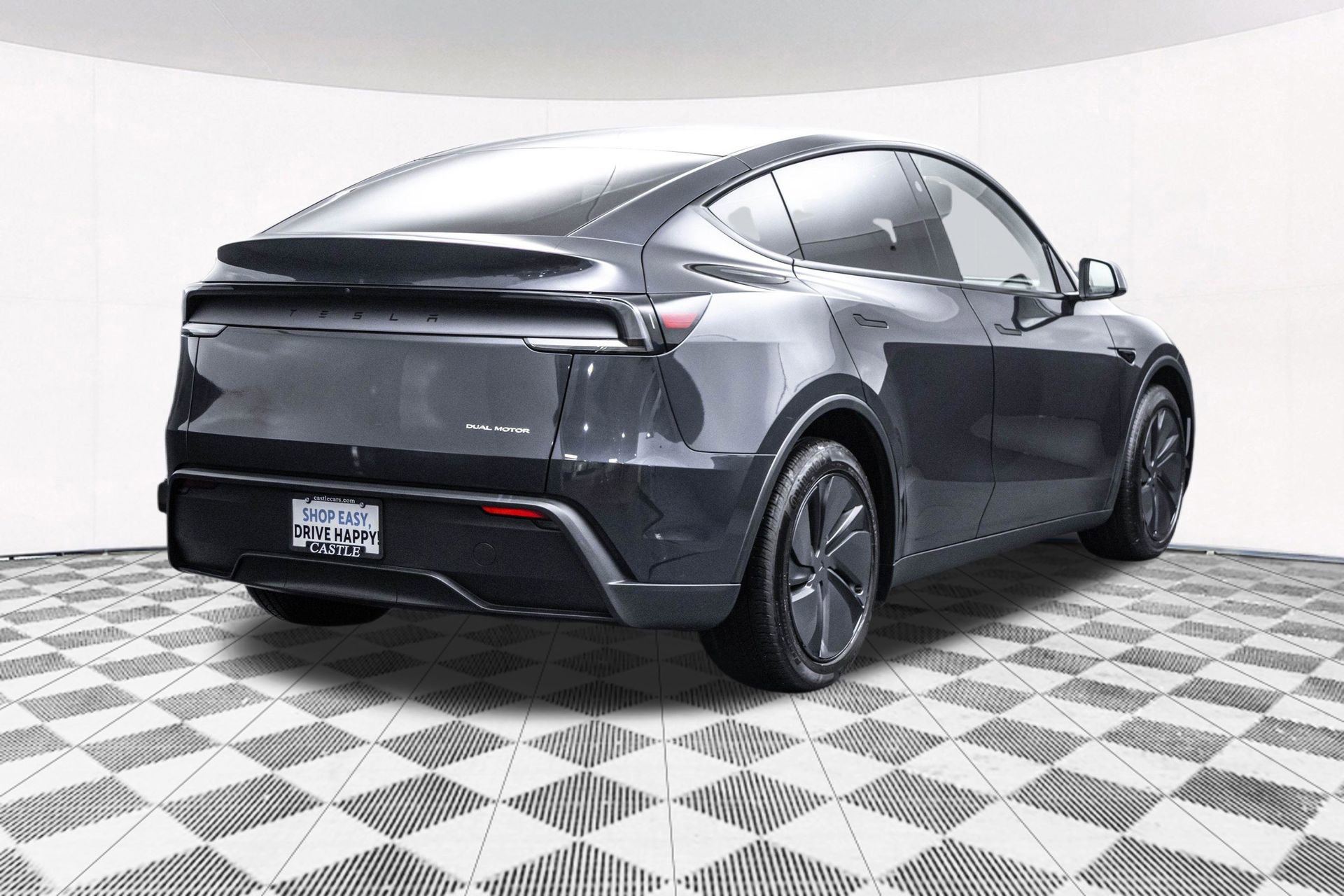 Used 2026 Tesla Model Y AWD image 11