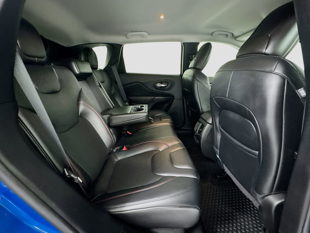 Used 2021 Jeep Cherokee Trailhawk w/ Trailer Tow Group AWD/4WD image 26