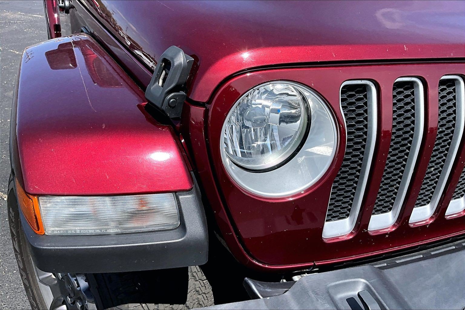 Used 2021 Jeep Wrangler Unlimited Sahara w/ Cold Weather Group AWD/4WD image 27