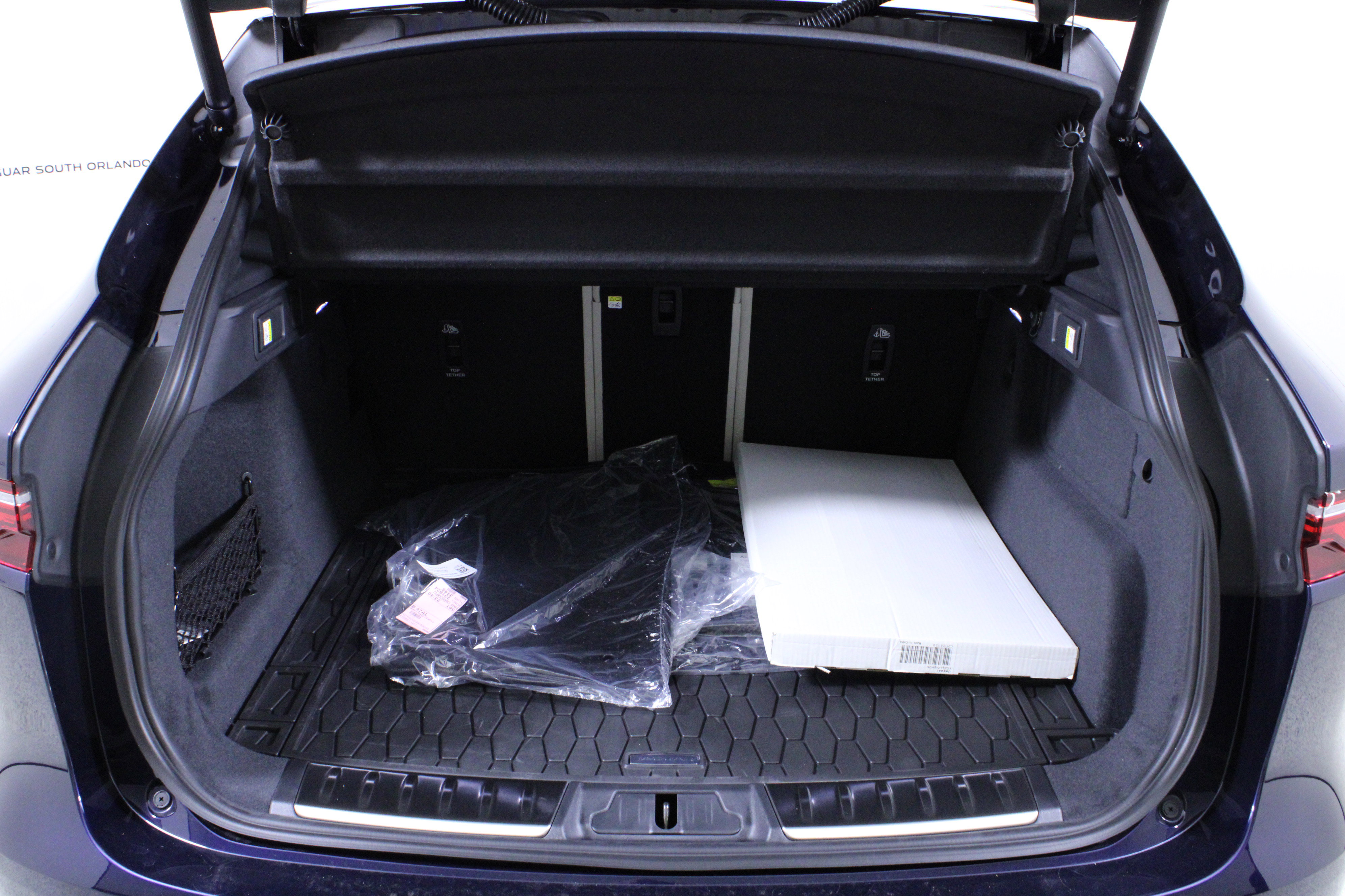 New 2026 Jaguar F-PACE R-Dynamic S image 9