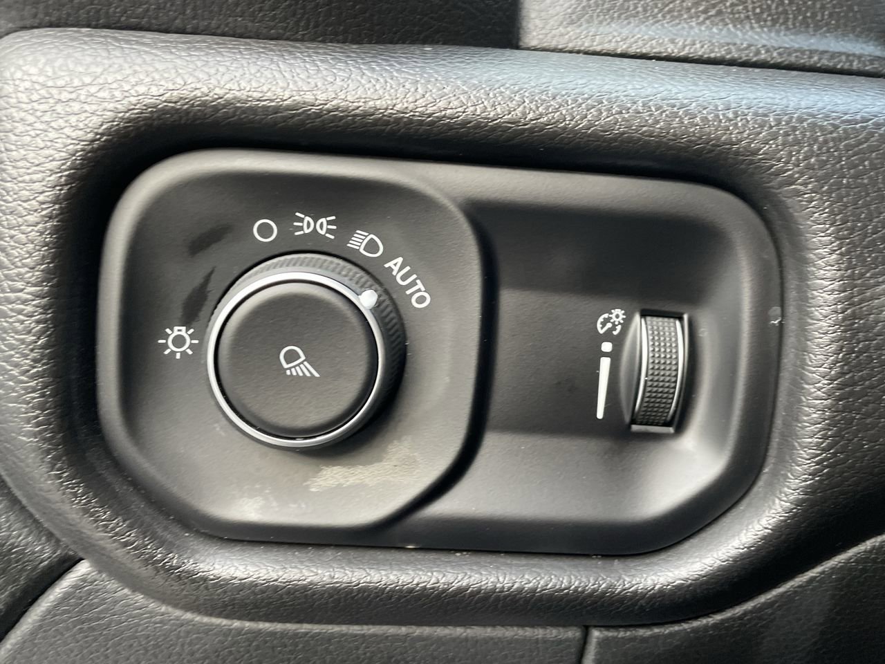 Used 2024 RAM 3500 Tradesman w/ Chrome Appearance Group image 27