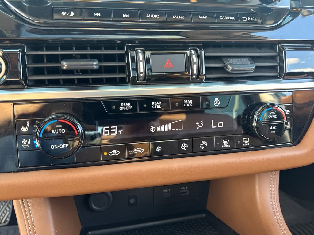 Used 2024 Nissan Pathfinder Platinum w/ Black Appearance Package image 27