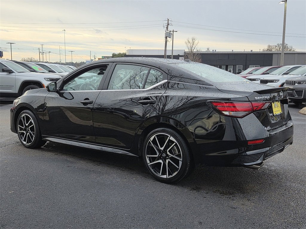 Used 2025 Nissan Sentra SR w/ SR Premium Package image 5