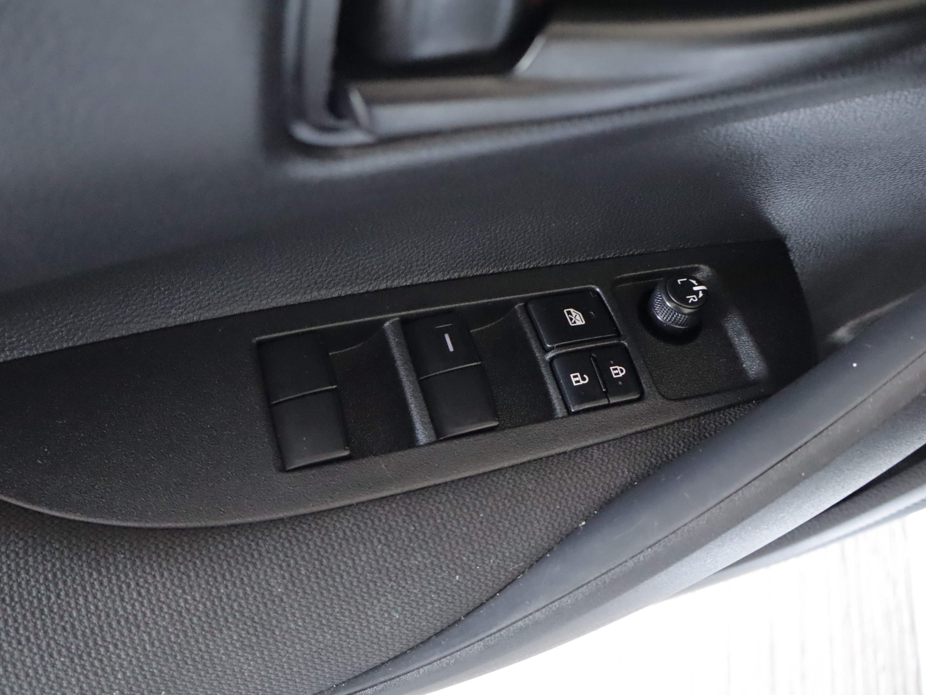 Used 2026 Toyota Corolla LE FWD image 11