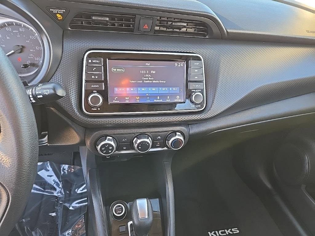 Used 2021 Nissan Kicks S image 27