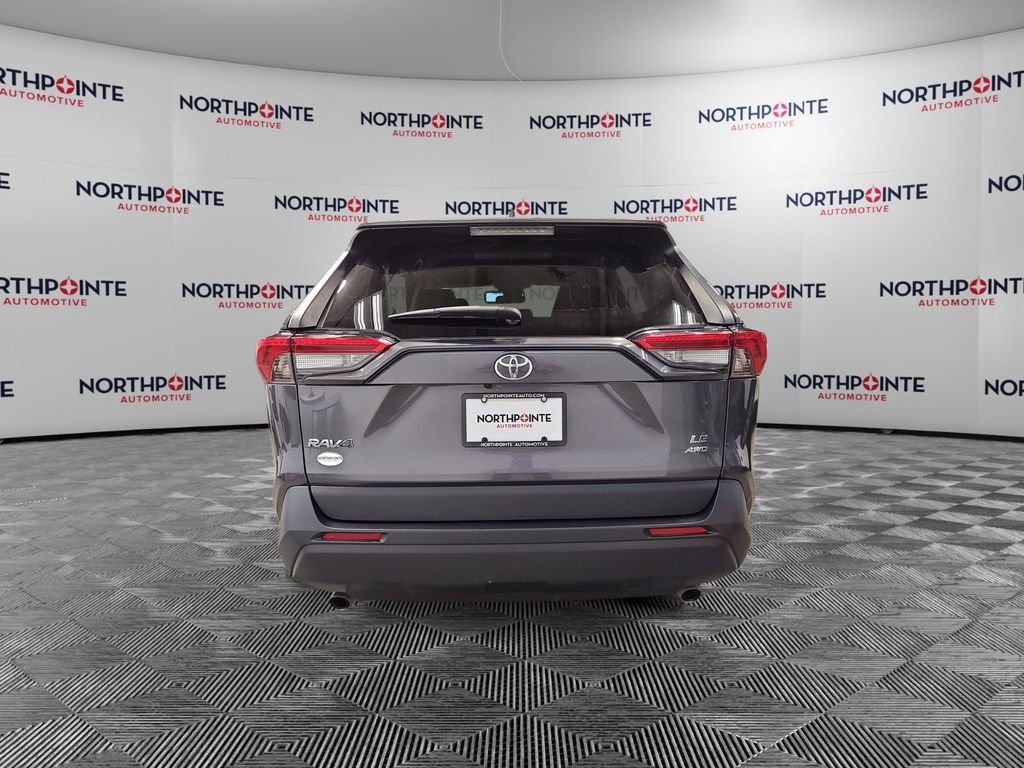 Used 2022 Toyota RAV4 LE image 5