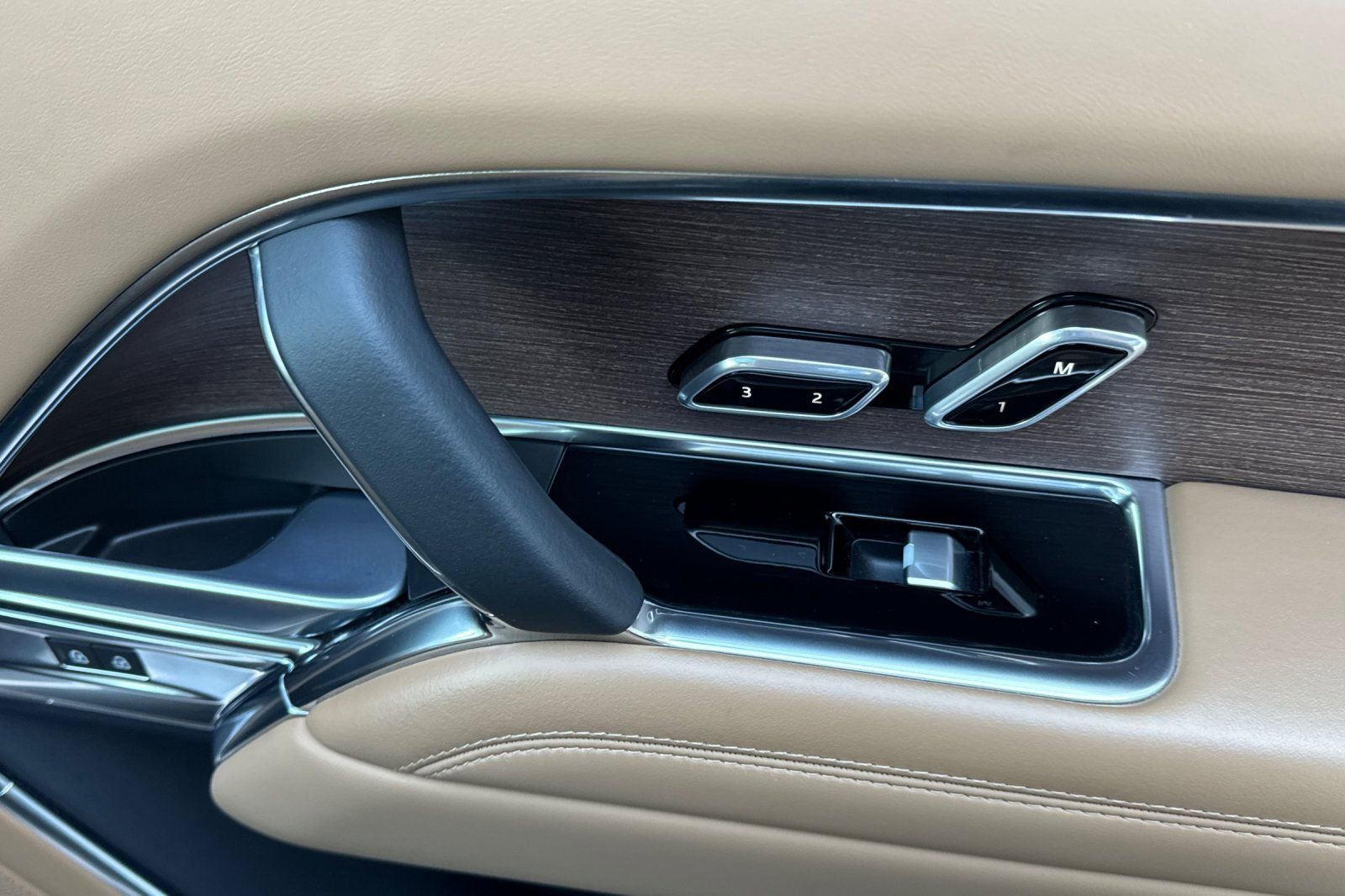 Used 2023 Land Rover Range Rover SE image 19