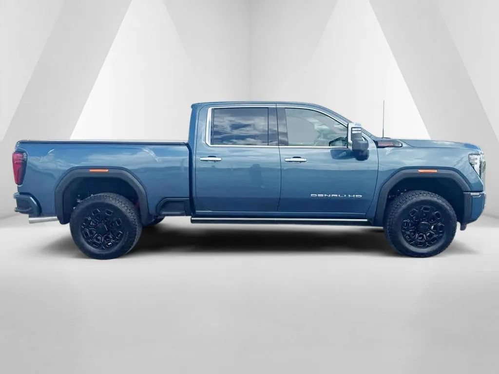 New 2026 GMC Sierra 3500 Denali w/ LPO, Black Badging Package AWD/4WD image 8