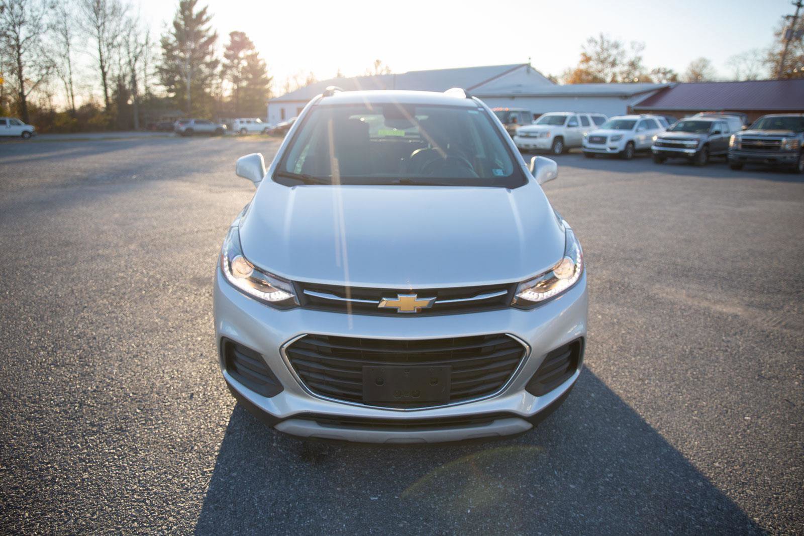 Used 2020 Chevrolet Trax LT w/ LT Convenience Package image 8