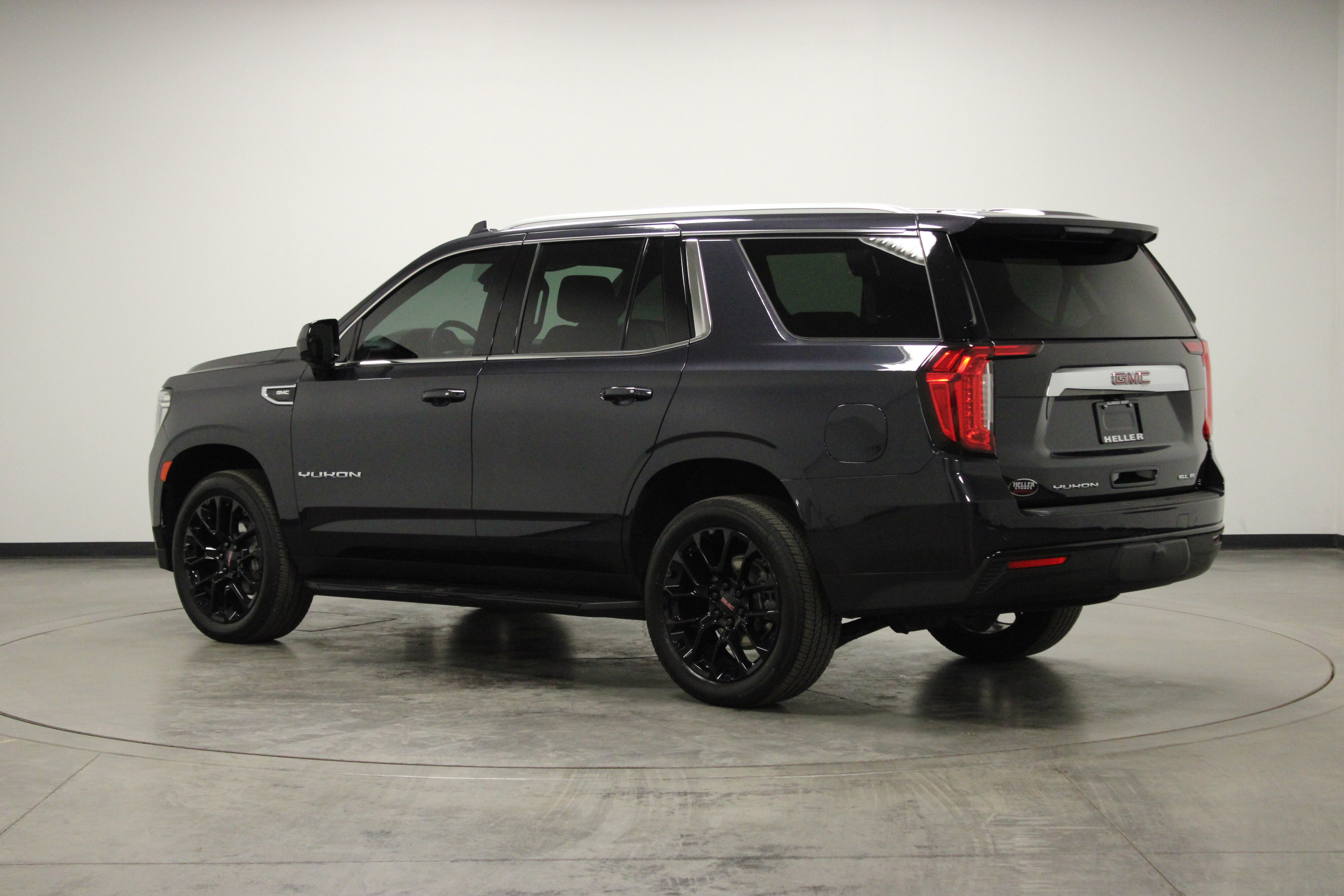 Used 2023 GMC Yukon SLE image 6