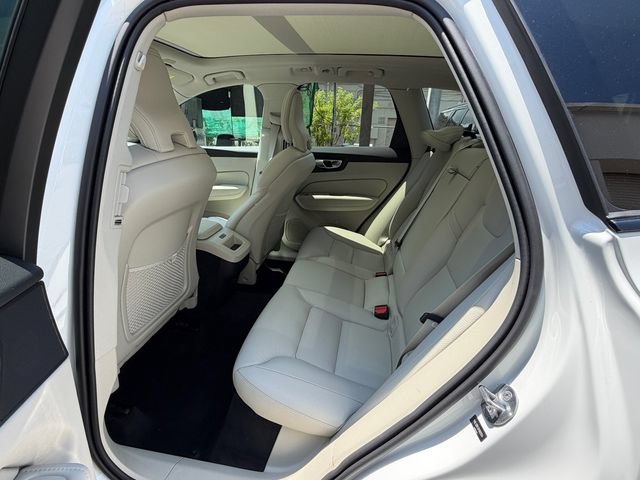 Certified 2024 Volvo XC60 B5 Core w/ Protection Package Premier AWD/4WD image 14