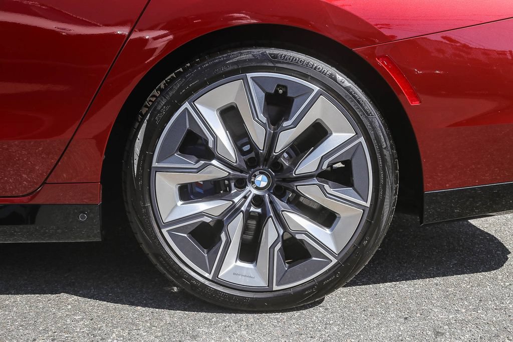 Used 2026 BMW 760i xDrive AWD/4WD image 8
