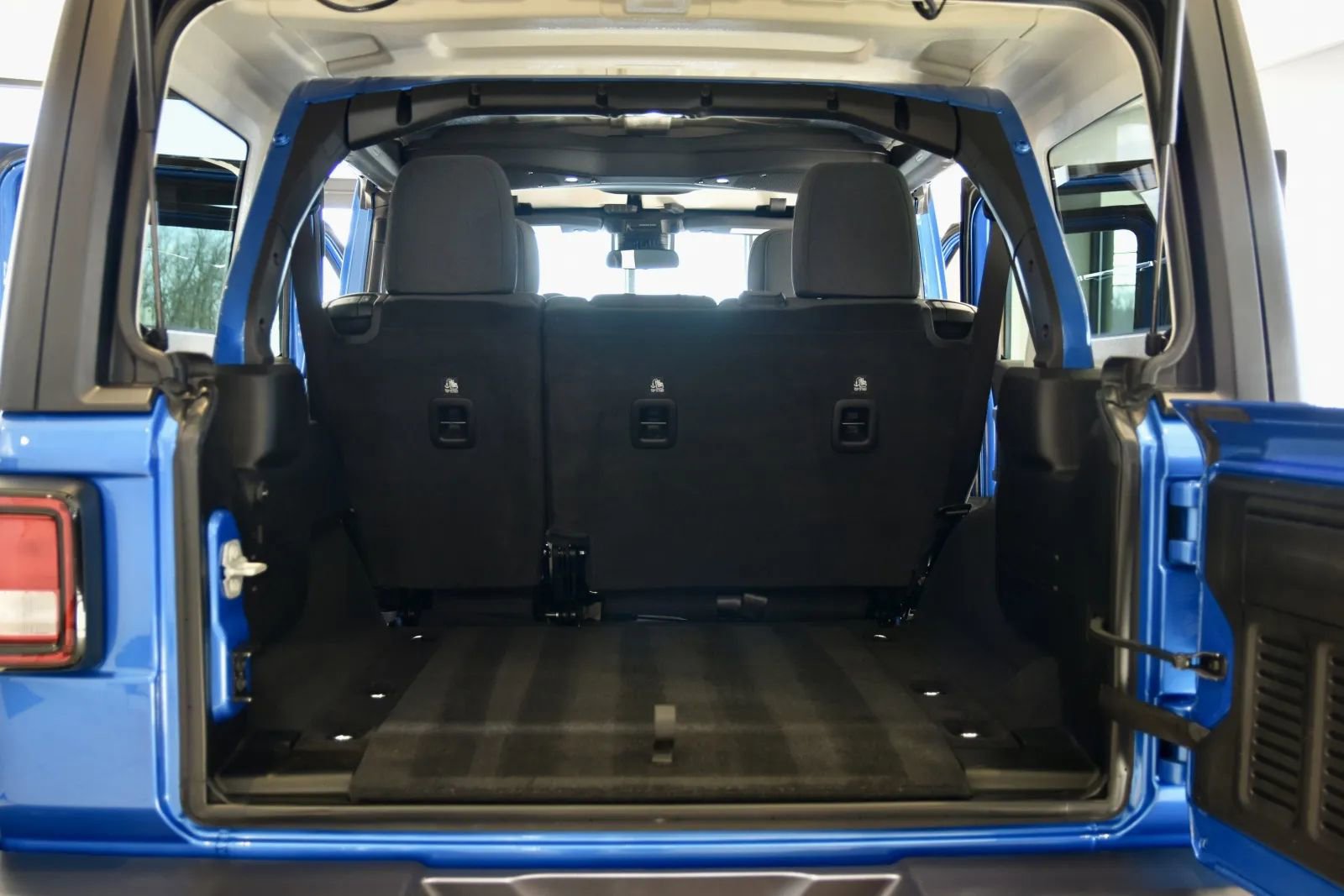 Used 2024 Jeep Wrangler Willys image 21