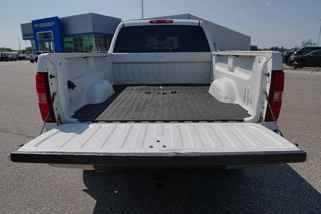 Used 2008 Chevrolet Silverado 2500 LTZ w/ Suspension Package, Off-Road AWD/4WD image 11