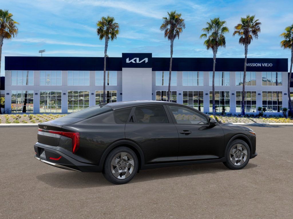 New 2026 Kia K4 LX image 6