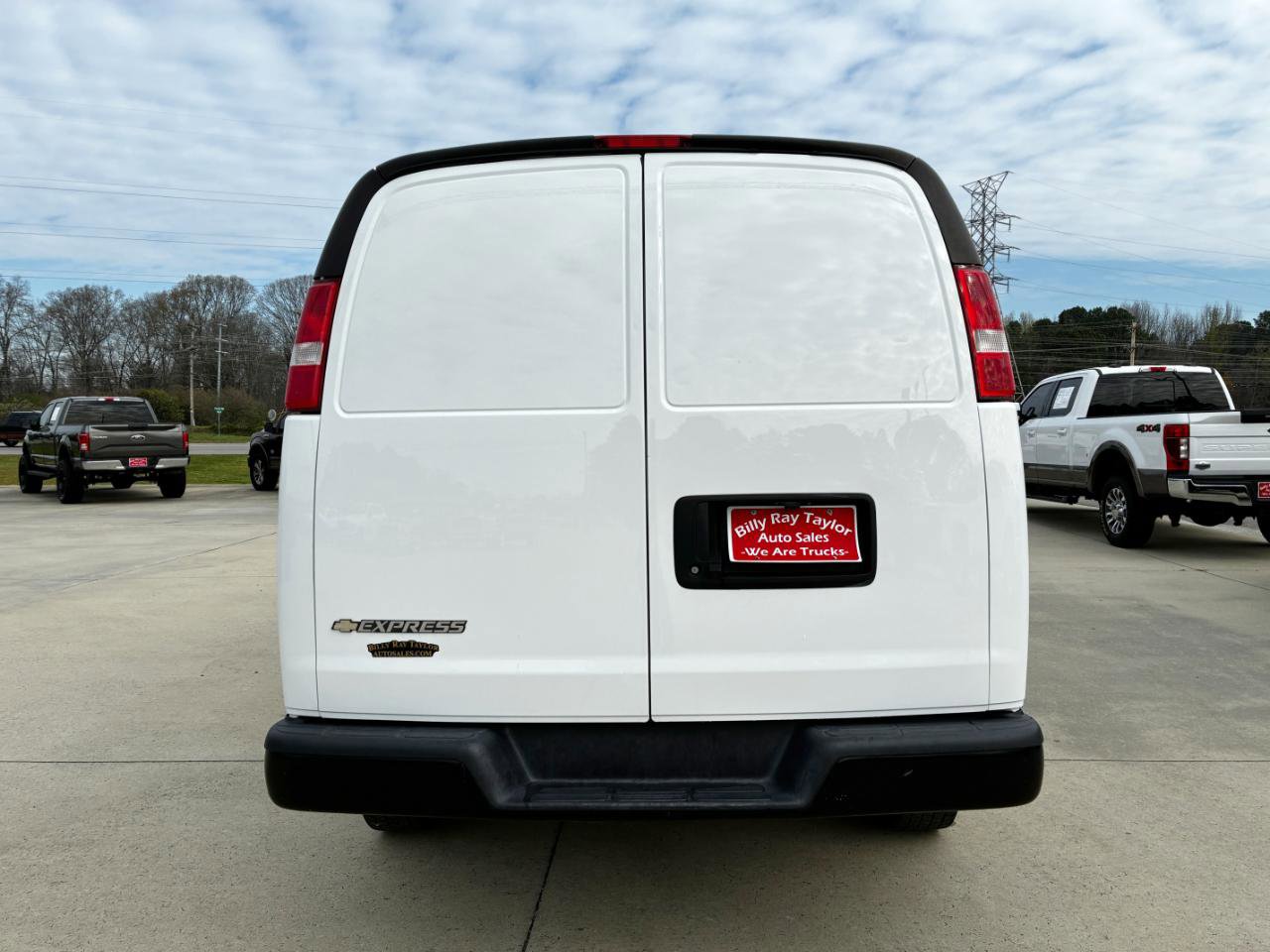 Used 2023 Chevrolet Express 2500 1500 Cargo w/ Driver Convenience Package image 6