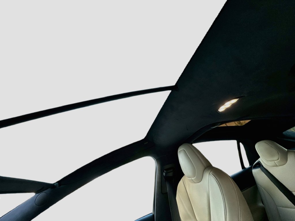 Used 2023 Tesla Model X AWD/4WD image 21