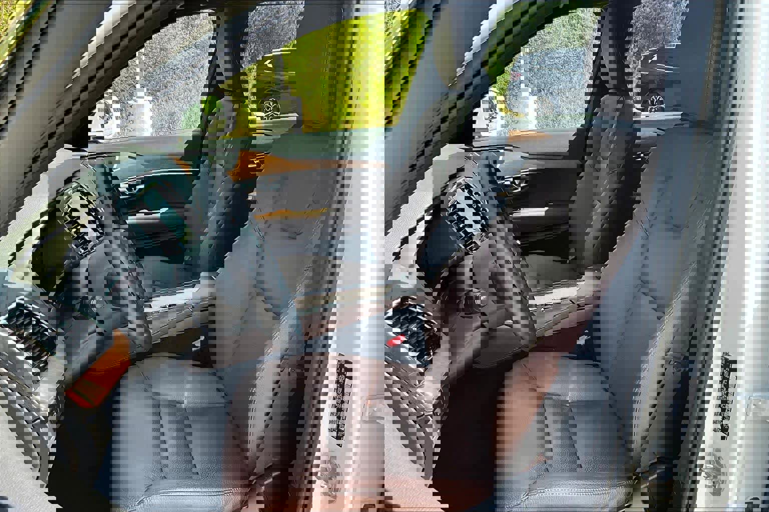 Used 2024 Volvo XC90 B6 Plus w/ Protection Package Premier image 7