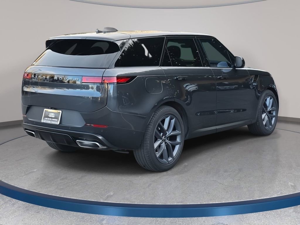 Used 2024 Land Rover Range Rover Sport SE image 6