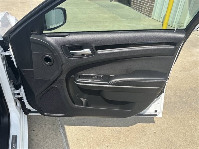 Used 2023 Chrysler 300 C RWD image 19