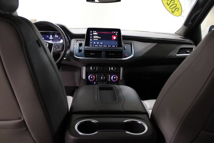 Used 2024 GMC Yukon SLT w/ SLT Luxury Package AWD/4WD image 31