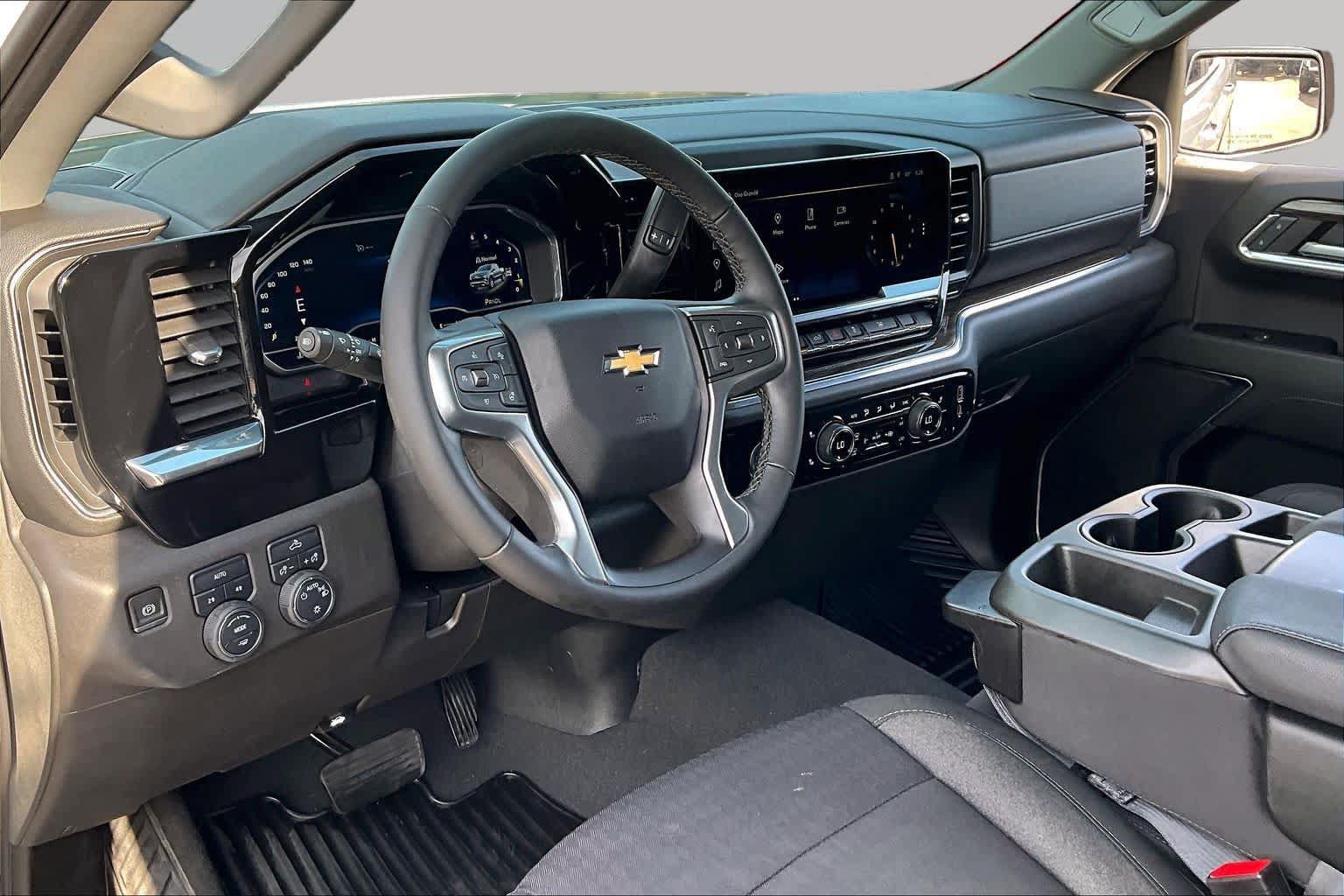 Used 2023 Chevrolet Silverado 1500 LT AWD/4WD image 18