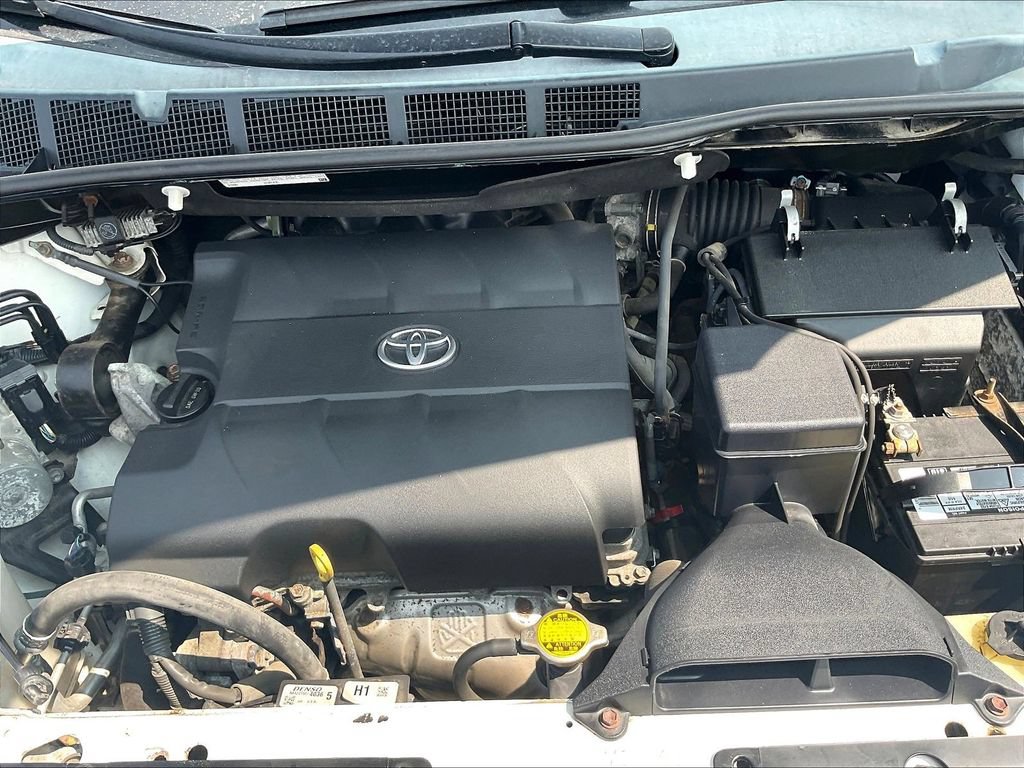 Used 2014 Toyota Sienna XLE FWD image 30