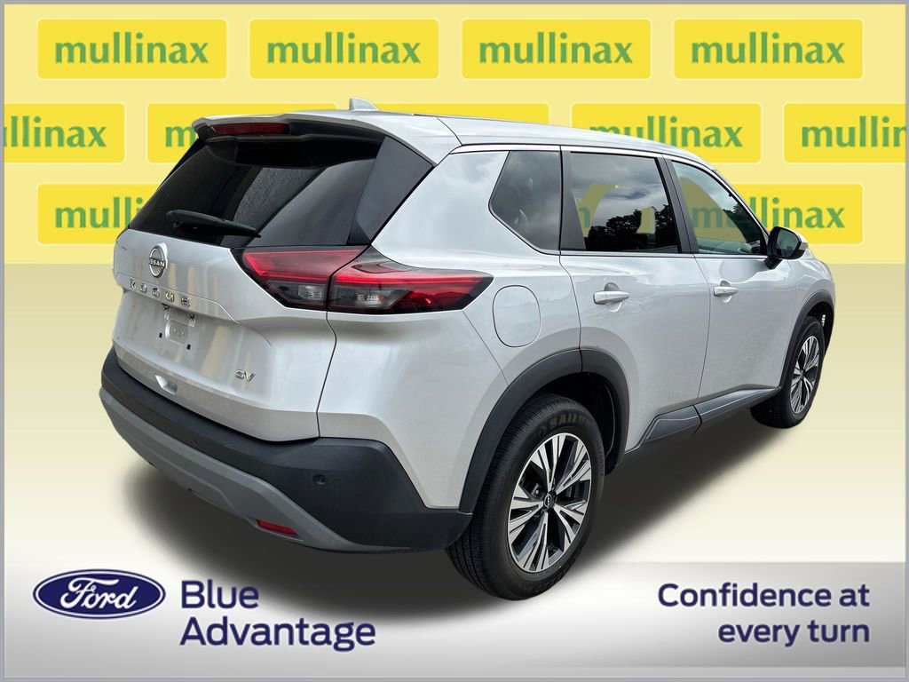 Used 2023 Nissan Rogue SV FWD image 2