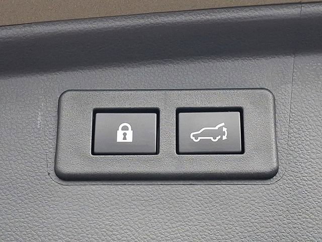 Used 2023 Subaru Outback Premium image 32