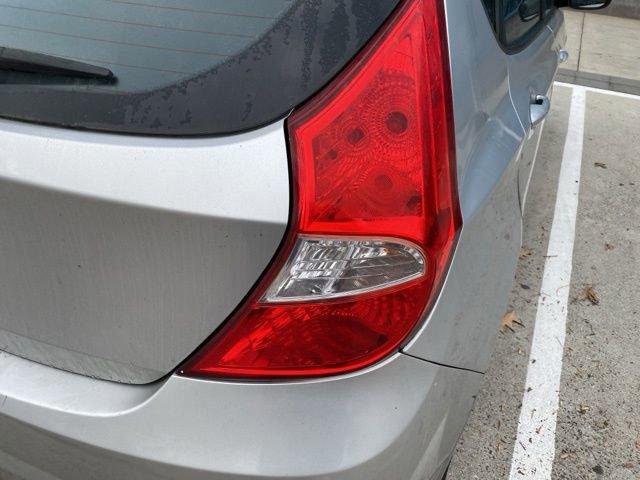 Used 2013 Hyundai Accent SE image 16