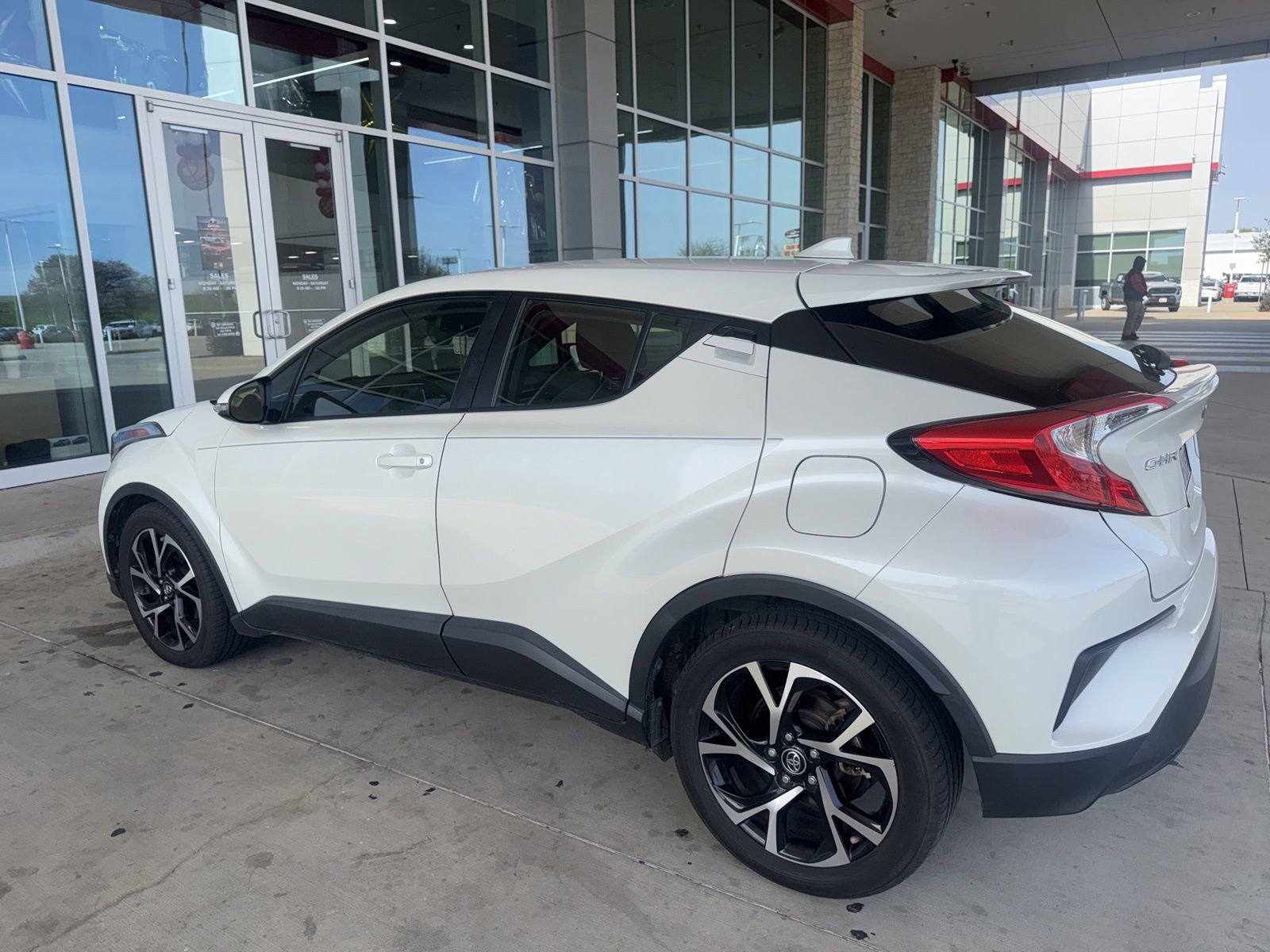 Used 2018 Toyota C-HR XLE image 12