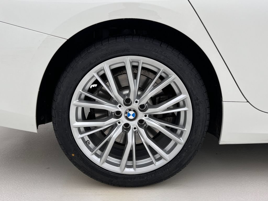 Certified 2023 BMW 330i xDrive Sedan w/ Convenience Package AWD/4WD image 29