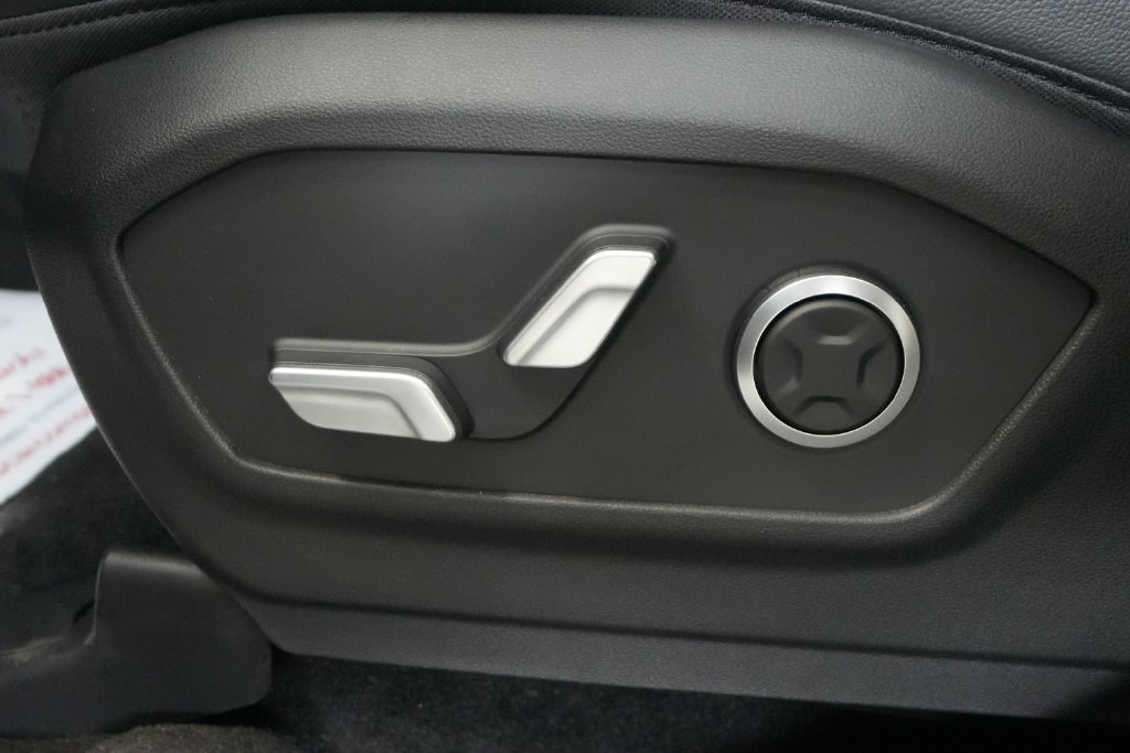 Certified 2026 Hyundai Santa Fe Limited AWD/4WD image 23
