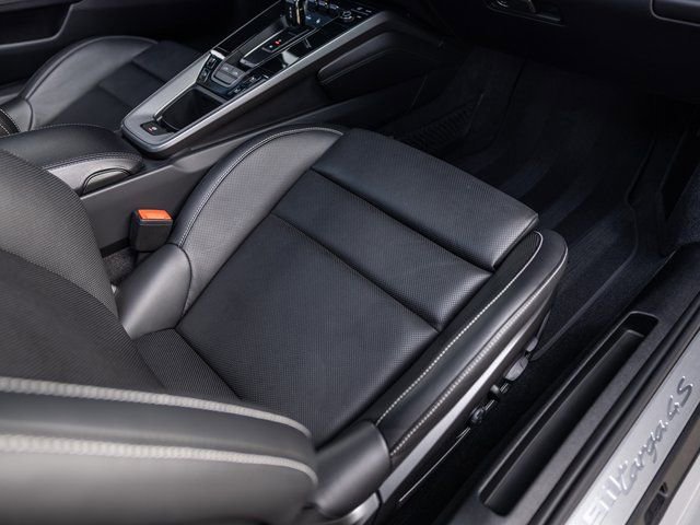 Certified 2022 Porsche 911 Targa 4S w/ Premium Package image 50