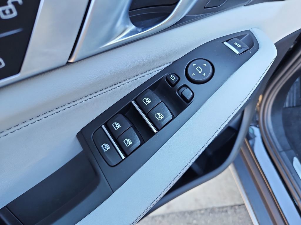 Used 2024 BMW X5 sDrive40i w/ Parking Assistance Package image 30