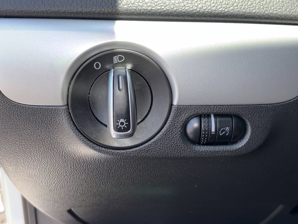 Used 2013 Volkswagen Jetta SE FWD image 14