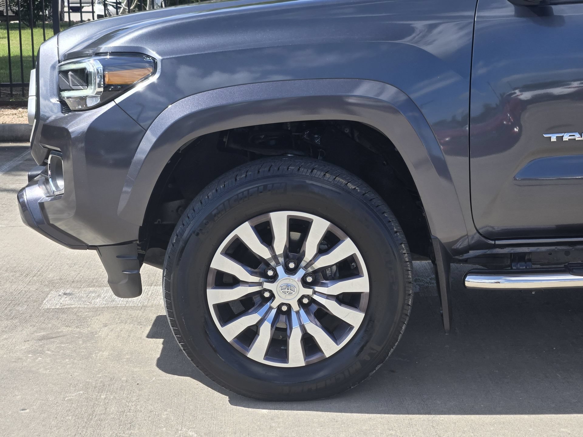 Used 2021 Toyota Tacoma Limited RWD image 10
